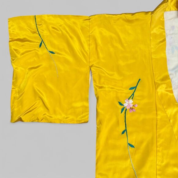 Vintage Japanese Kimono Yellow Gold Silk Satin Embroidered Peony Kosode Robe - Picture 8 of 15